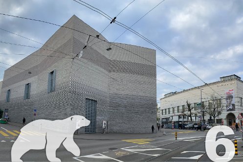 Eisbär vor dem Neubau des Kunstmuseums